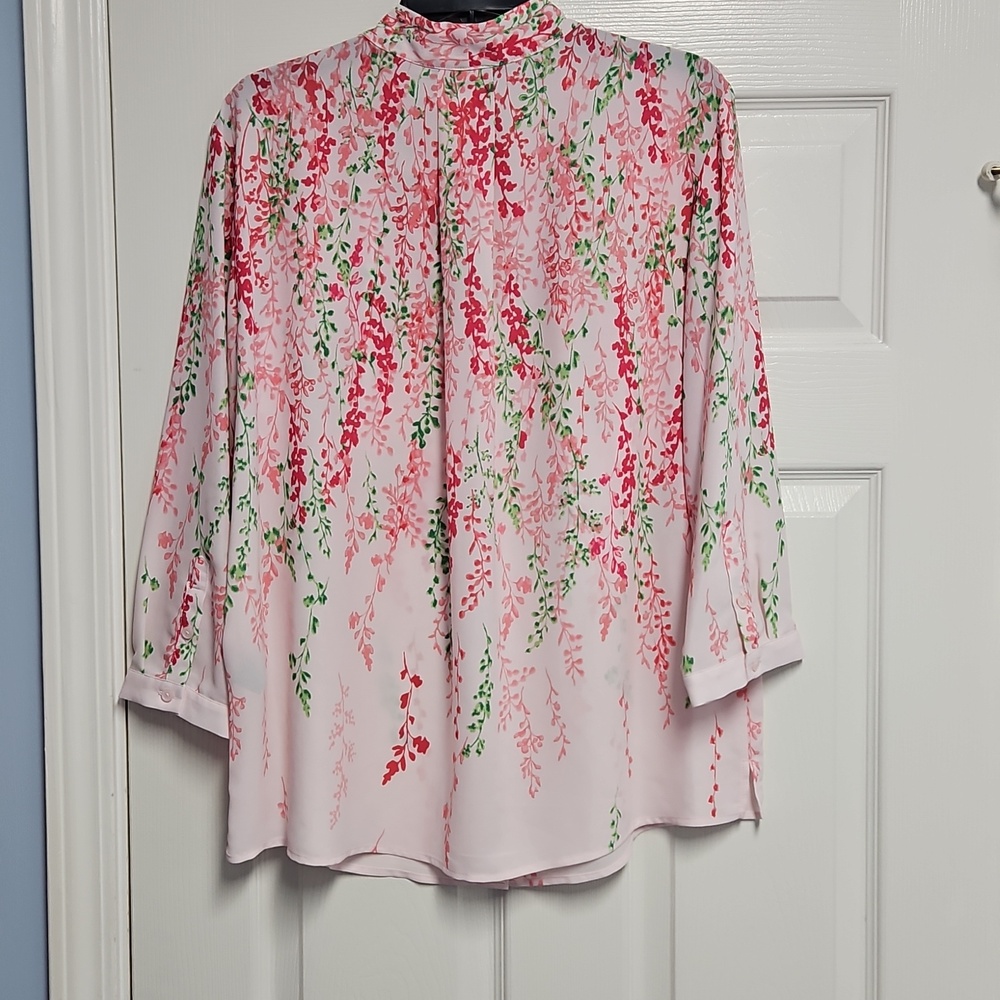 Investments 3/4 Sleeve Button Front V-neck Top: Pink W/Floral:Size- Large - Picture 10 of 14